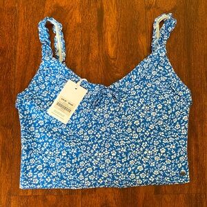Blue and white floral crop tank! 💙
